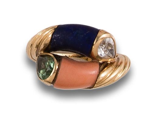GOLD RING WITH DIAMONDS, LAPIS LAZULI PLATES AND CORAL