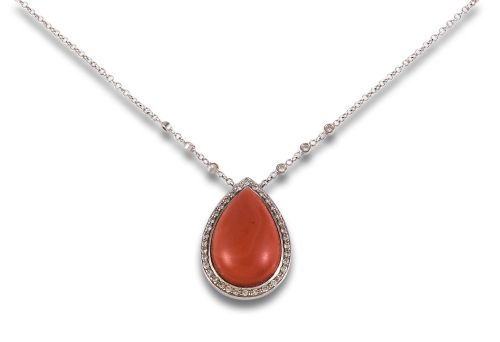 CADENA EN ORO CON DIAMANTES Y CABUJÓN DE CORAL