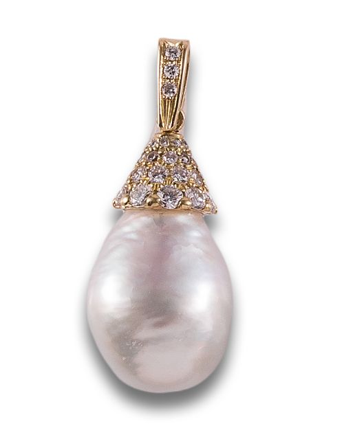 GOLD PENDANT WITH DIAMONDS AND PEARL