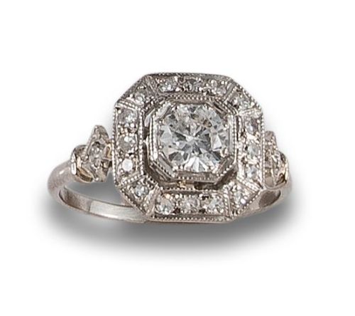 SORTIJA, ESTILO ART DÉCO, DE DIAMANTES, EN PLATINO