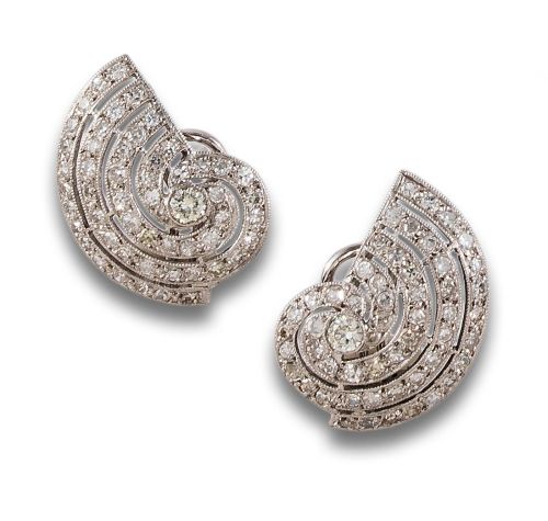PENDIENTES ESPIRAL DE DIAMANTES, EN PLATINO