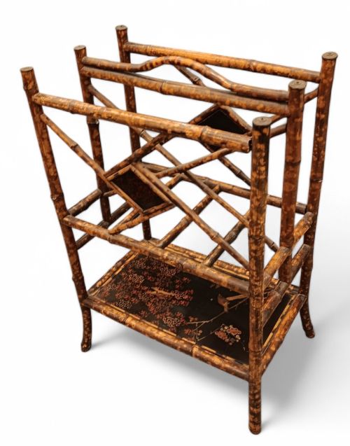 Revistero Victoriano de bambú