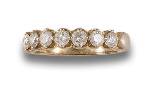 SORTIJA EN ORO BLANCO DE 14 KT. CON DIAMANTES