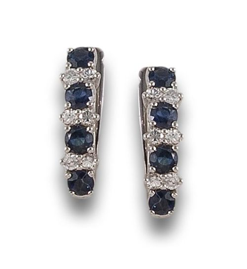 PENDIENTES MEDIAS CRIOLLAS DE DIAMANTES Y ZAFIROS, EN ORO B