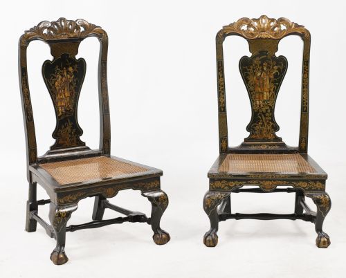 Pareja de sillas de estilo Reina Ana, S.XX