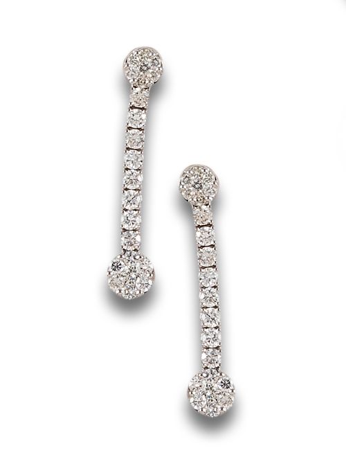 PENDIENTES RIVIERE DE DIAMANTES, EN ORO BLANCO