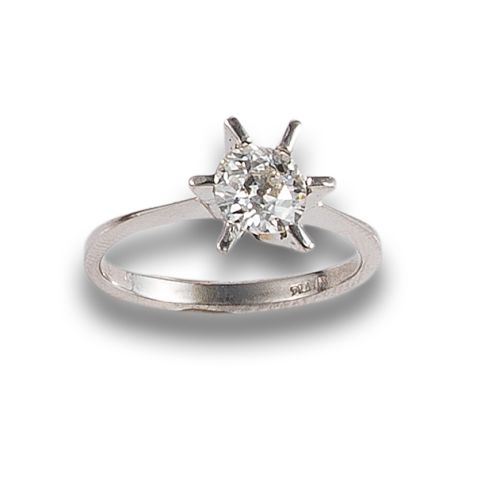 SORTIJA SOLITARIO, ESTILO ANTIGUO, DE DIAMANTE, EN PLATINO