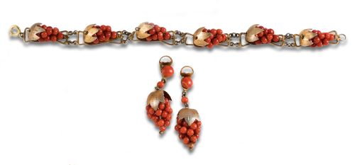 PULSERA Y PENDIENTES ANTIGUOS DE CORAL, EN PLATA