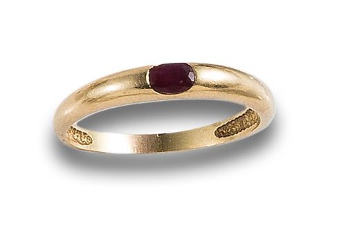 SORTIJA DE ORO AMARILLO Y RUBÍ