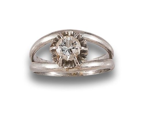 SORTIJA EN PLATINO CON DIAMANTE