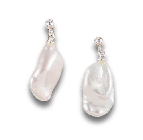 PENDIENTES LARGOS DE PERLAS Y PLATA