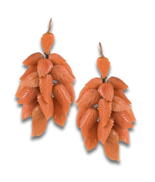 PENDIENTES LARGOS ANTIGUOS DE CORAL Y ORO