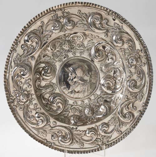 Plato decorativo de plata contrastada, Platero Collar, Espa