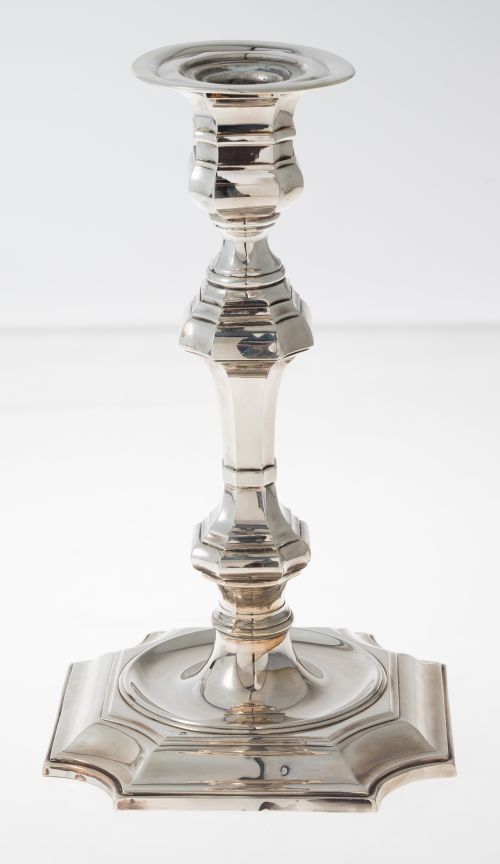 Candelero de plata española, ley 916, S. XX