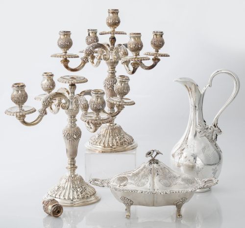 Pareja de candelabros de plata contrastada, España, S.XX