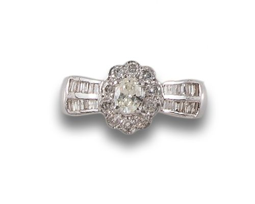 SORTIJA EN ORO BLANCO CON DIAMANTES