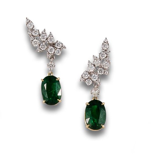 PENDIENTES EN ORO CON TSAVORITAS Y DIAMANTES
