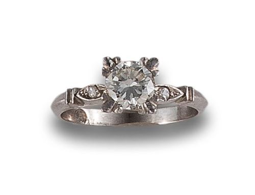 SORTIJA EN PLATINO CON DIAMANTES