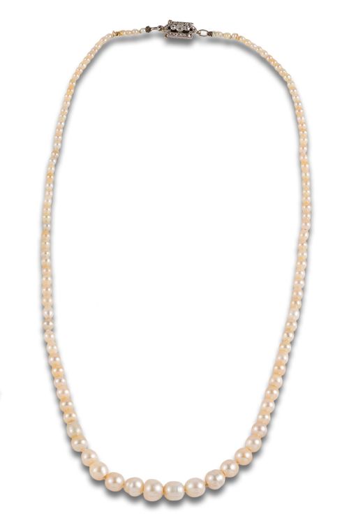 GARGANTILLA DE PERLAS POSIBLEMENTE NATURALES