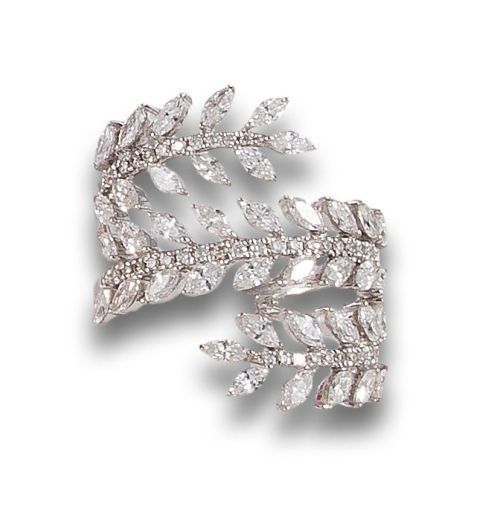 SORTIJA EN ORO BLANCO CON DIAMANTES