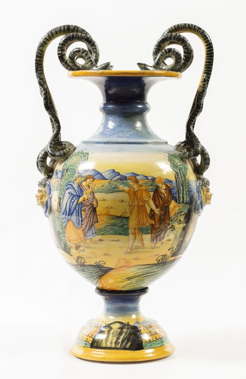 Jarrón de cerámica siguiendo modelos italianos del S. XVI,