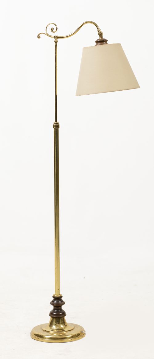 Lámpara de pie de metal dorado, S. XX