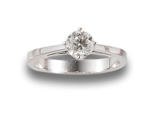 SORTIJA SOLITARIO DE DIAMANTE EN ORO BLANCO