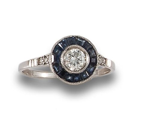 SORTIJA OJO DE PERDIZ DE DIAMANTE Y ZAFIROS, EN PLATINO