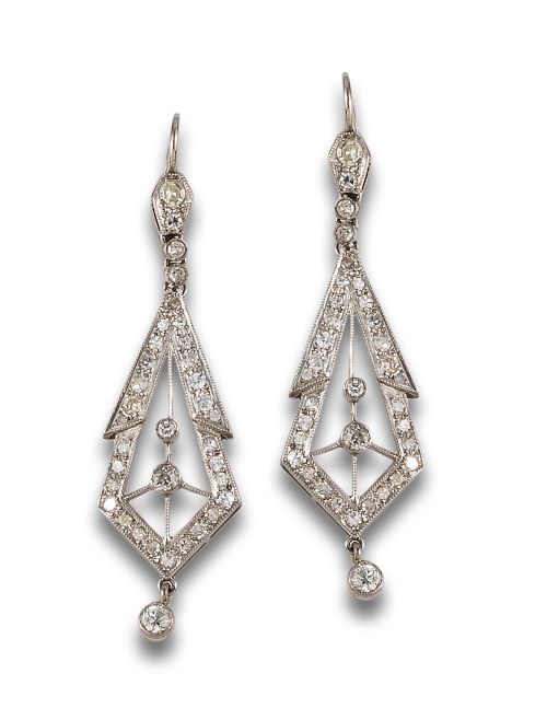 PENDIENTES LARGOS, ESTILO ART DÉCO, DE DIAMANTES, EN PLATIN