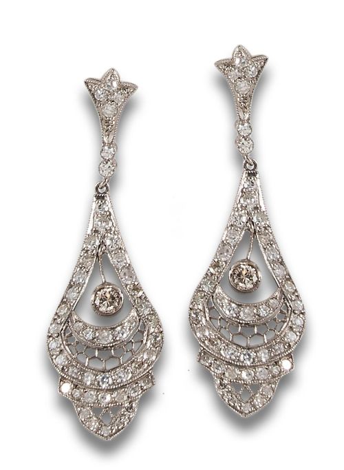 PENDIENTES LARGOS, ESTILO ANTIGUO, DE DIAMANTES, EN PLATINO