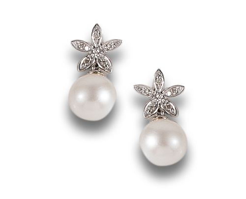 PENDIENTES COLGANTES YANES DE DIAMANTES Y PERLAS, EN ORO BL