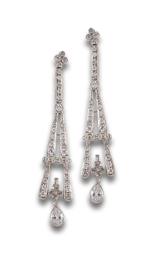 PENDIENTES LARGOS, ESTILO ART DÉCO, DE DIAMANTES, EN PLATIN
