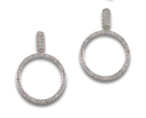 PENDIENTES LARGOS, ESTILO ANTIGUO, DE DIAMANTES, EN PLATINO