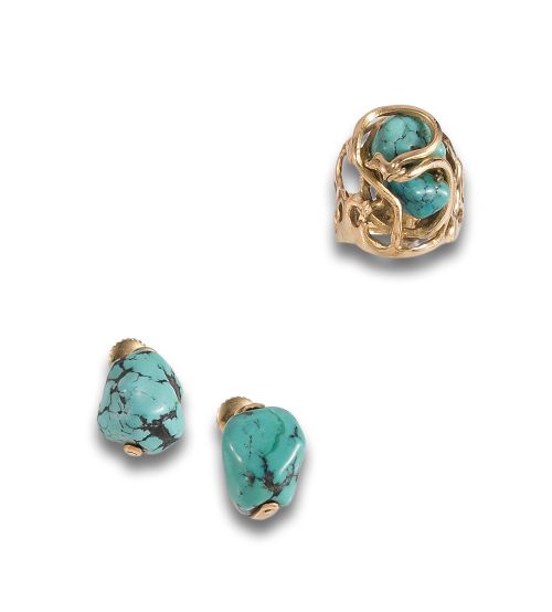 CONJUNTO DE SORTIJA Y PENDIENTES EN ORO Y TURQUESAS RECONST