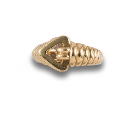 SORTIJA EN ORO AMARILLO