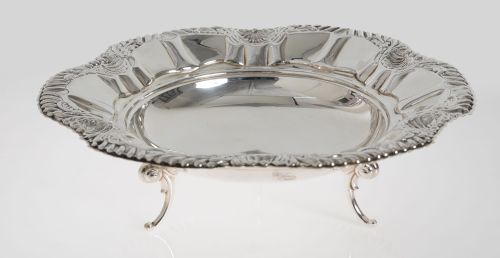 Centro de mesa de plata española, ley 916, S. XX