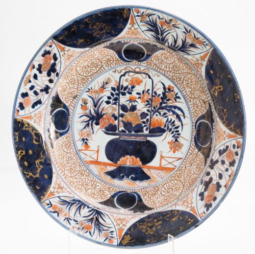 Plato de porcelana Imari, Japón, S. XIX