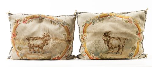 Pareja de almohadones a partir de tapices según modelos Lui