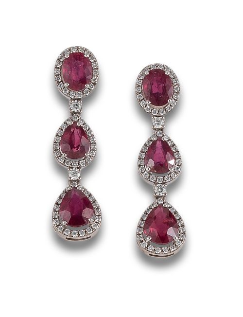 PENDIENTES EN ORO BLANCO CON RUBÍES Y DIAMANTES 