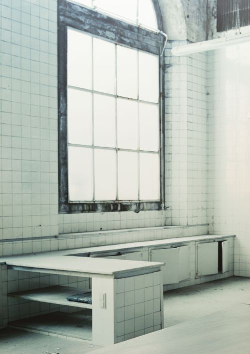 HANNAH COLLINS, "Cocina La Laboral Gijón", 2006, Diptico. I
