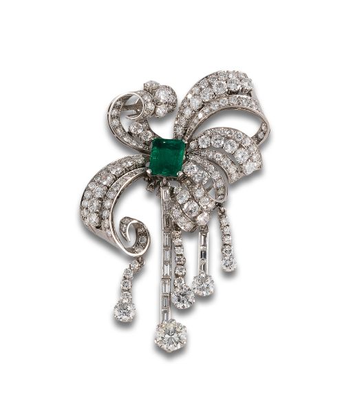 BROCHE LAZADA EN PLATINO CON ESMERALDA Y DIAMANTES