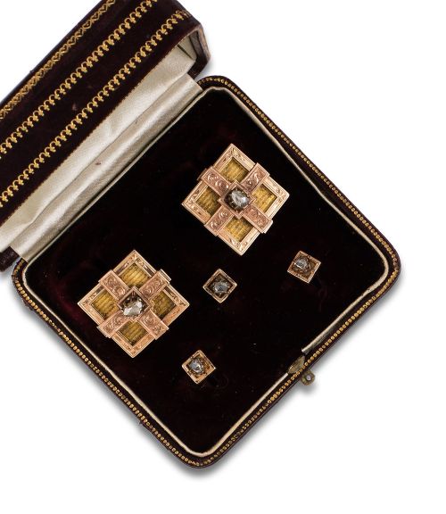 GEMELOS Y BOTONADURA ANTIGUA CON DIAMANTES, EN ORO