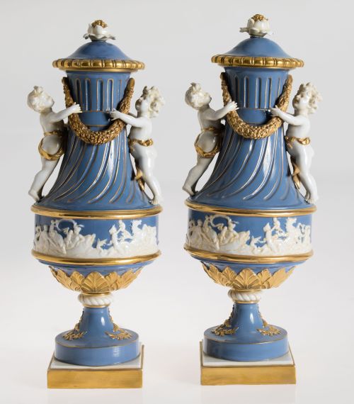 Pareja de unras de porcelana, Capodimonte, pps.S.XX