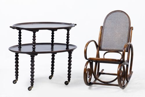 Mecedora tipo Thonet, Valenti, España, med. S. XX
