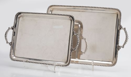 Pareja de bandejas con asas de plata española ley 916, Pére