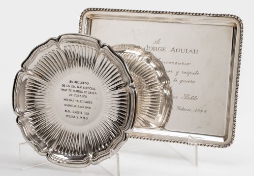 Lote de dos bandejas de plata ley 925, S. XX