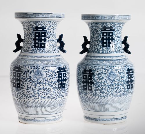 Pareja de jarrones de porcelana, China, S. XX