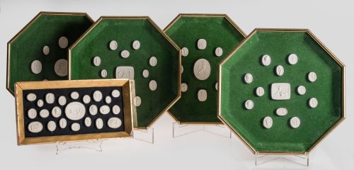 Lote de cinco composiciones con improntas, S.XIX y posterio