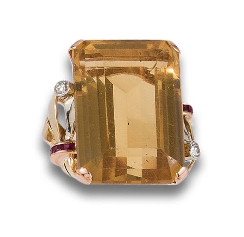 SORTIJA, AÑOS 40, DE CUARZO, DIAMANTES Y RUBÍES CALIBRADOS,