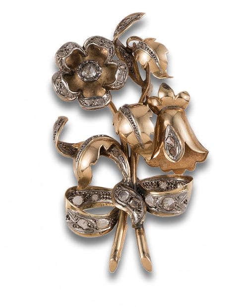 BROCHE FLORAL EN ORO Y PLATINO CON DIAMANTES 